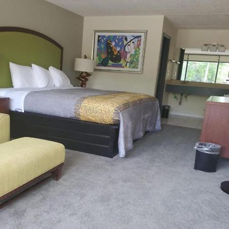 Palmetto Inn & Suites By Oyo Orangeburg Εξωτερικό φωτογραφία