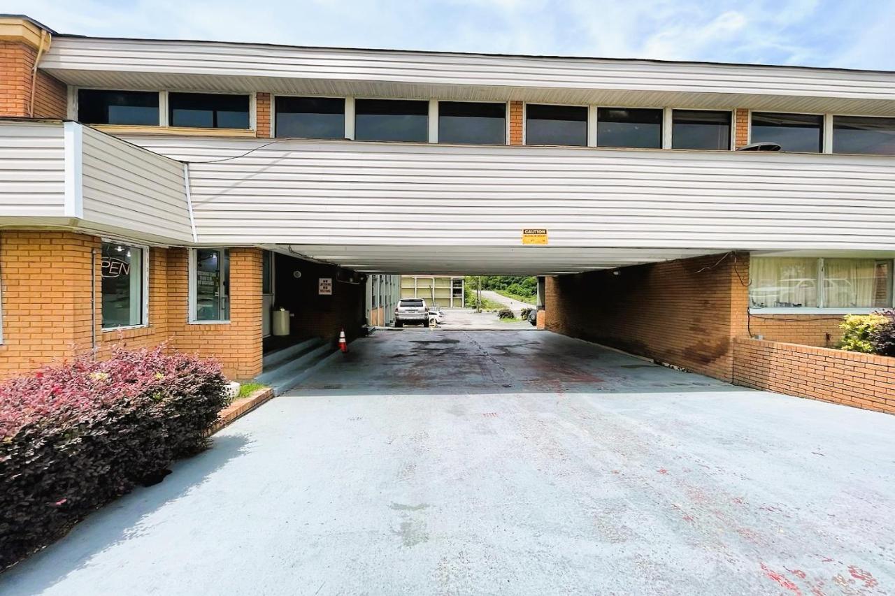 Palmetto Inn & Suites By Oyo Orangeburg Εξωτερικό φωτογραφία