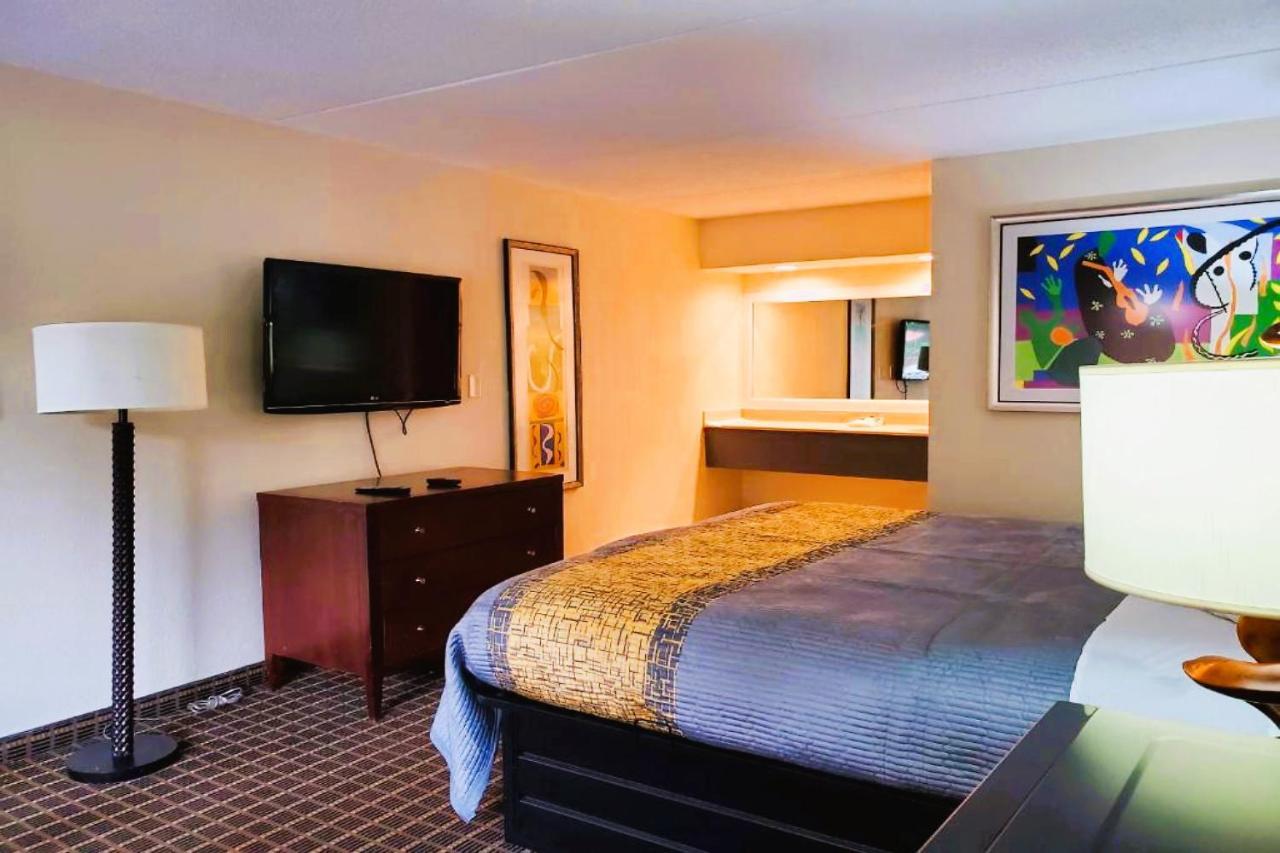 Palmetto Inn & Suites By Oyo Orangeburg Εξωτερικό φωτογραφία