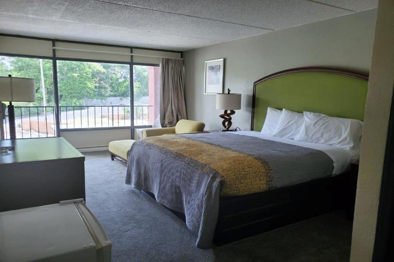 Palmetto Inn & Suites By Oyo Orangeburg Εξωτερικό φωτογραφία