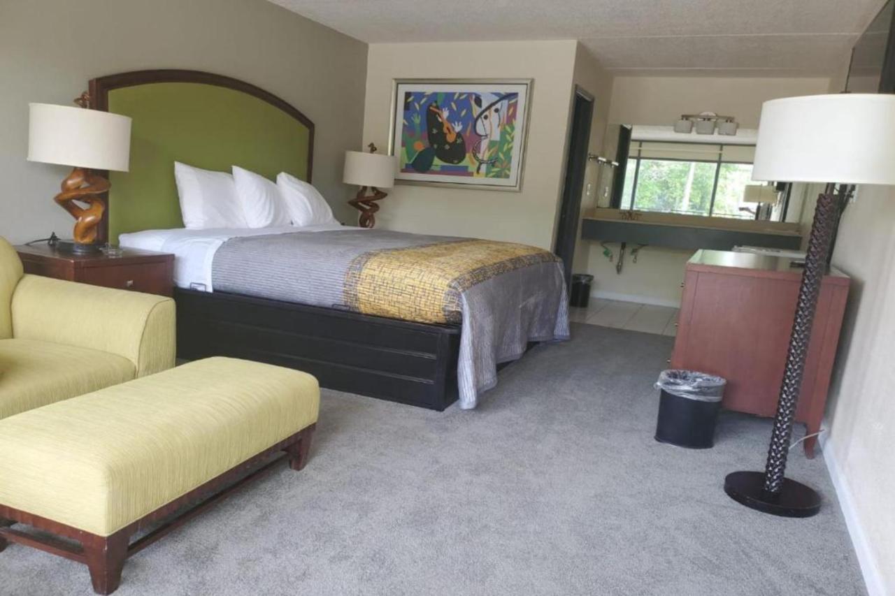 Palmetto Inn & Suites By Oyo Orangeburg Εξωτερικό φωτογραφία